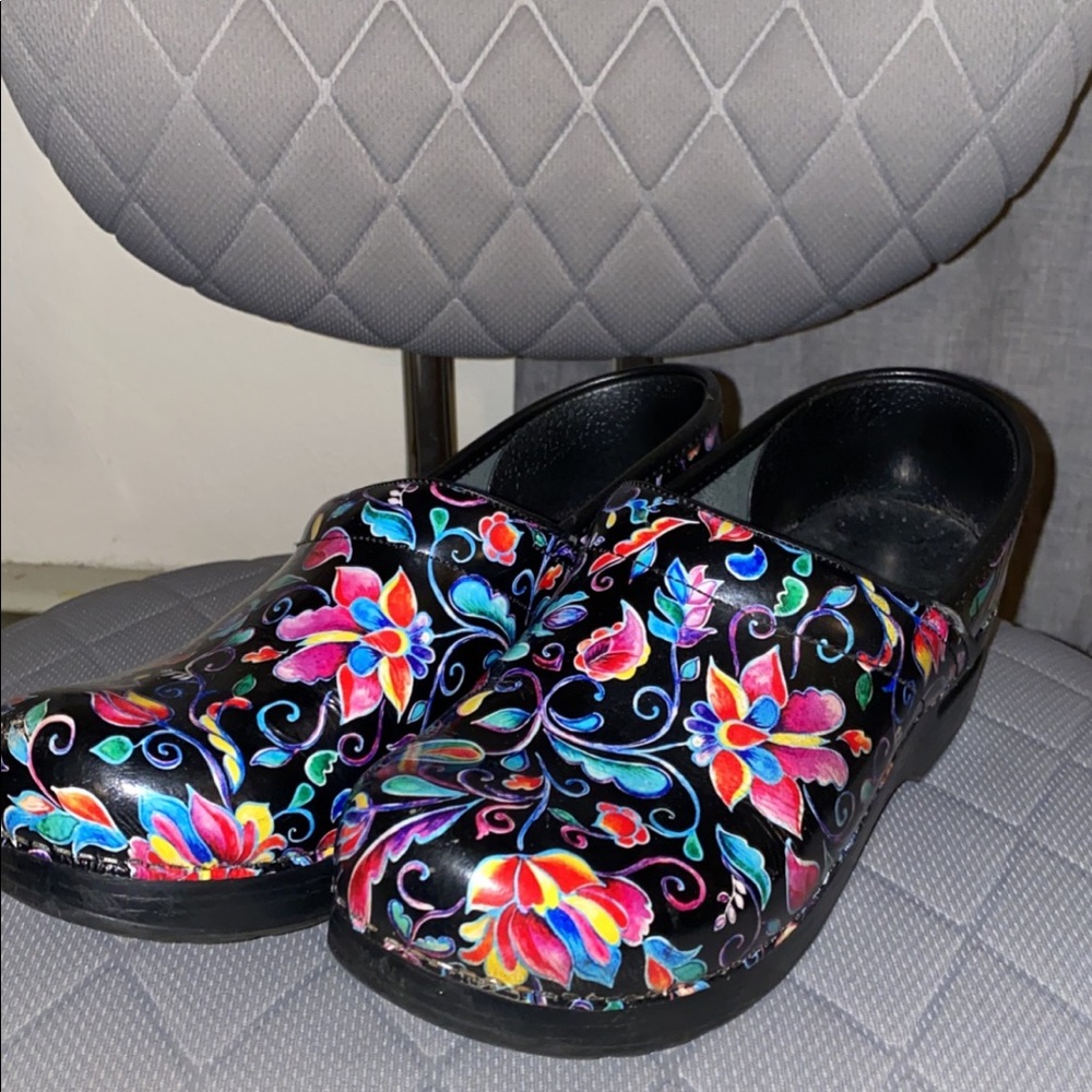 Womens Dansko Shoes